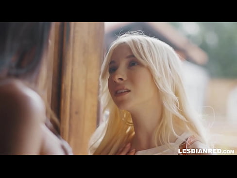 ❤️ Дівчина приходить додому через кілька місяців і в кінцевому підсумку їсть кицьку своєї мачухи ️ Порно у нас ❌️